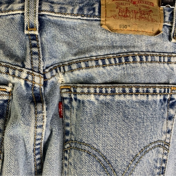 Levi’s 550 Relaxed Fit Tapered Leg High Rise Light Wash Wear Distressed Jeans - Picture 4 of 5